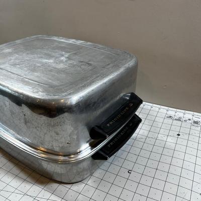 Turkey Roaster by Frigidaire 