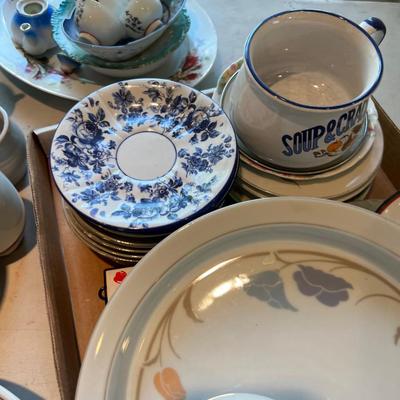 Mix Lot of Ceramic Ware