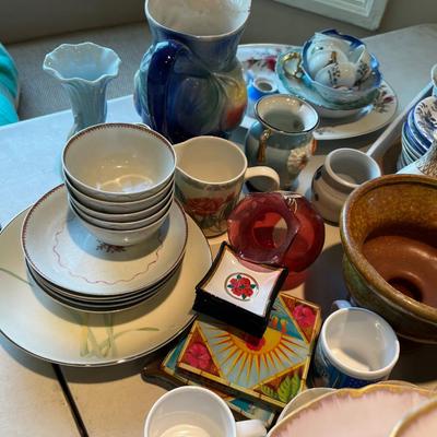 Mix Lot of Ceramic Ware