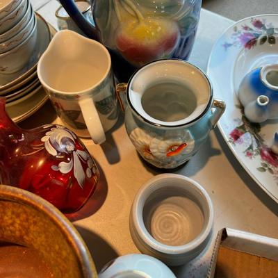 Mix Lot of Ceramic Ware