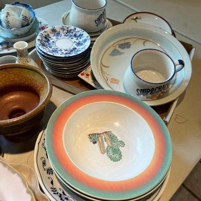 Mix Lot of Ceramic Ware