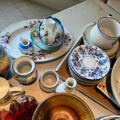 Mix Lot of Ceramic Ware