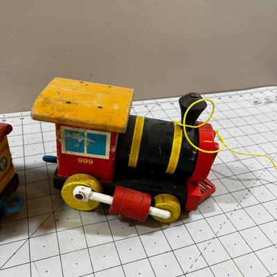 Fisher Price Huffy Puffy WOOD String Pulled Train