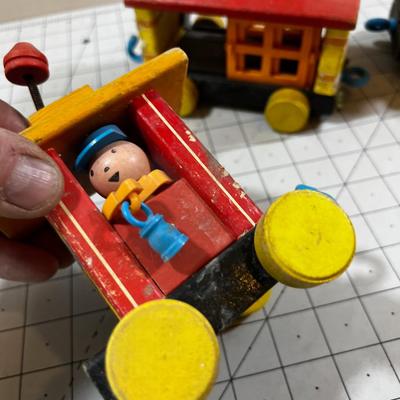 Fisher Price Huffy Puffy WOOD String Pulled Train