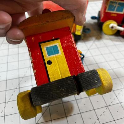 Fisher Price Huffy Puffy WOOD String Pulled Train