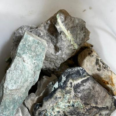 Lots of Rocks, Many Sizes, A lot of Variscite