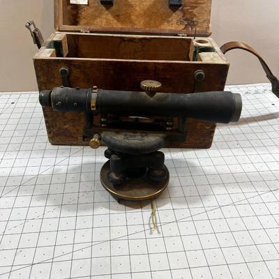 ANTIQUE BERGER Dumpy Level Transit