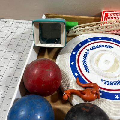 Vintage Toy Lot: Bocce Ball, Wood Train, Frisbee etc.