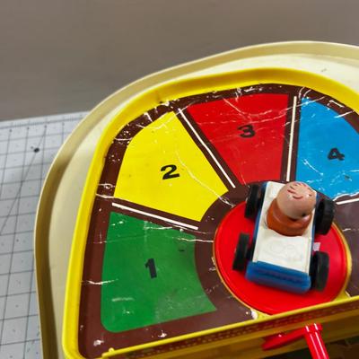 Darling - Little People Garage with 1 can and 1 people