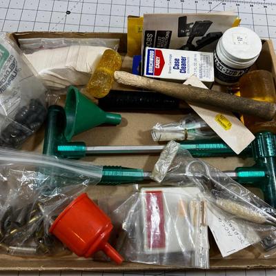 Tray of Miscellaneous GUN Loading and Cleaning Items
