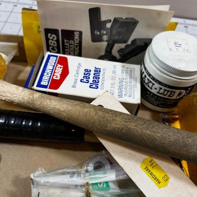 Tray of Miscellaneous GUN Loading and Cleaning Items