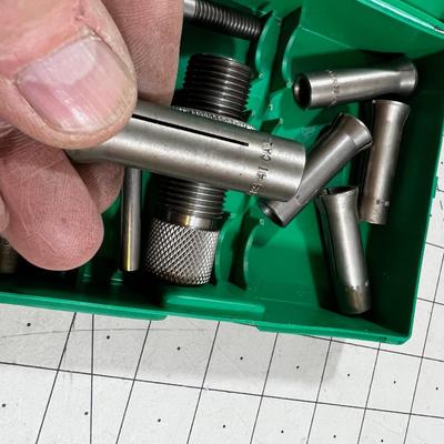 RCBS  Bullet Puller with Collets (8) 