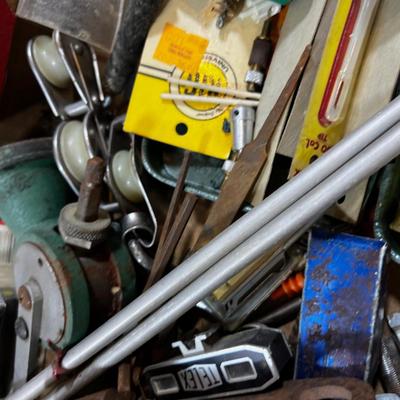 Tray Full of Gun Reloading & Cleaning Items 
