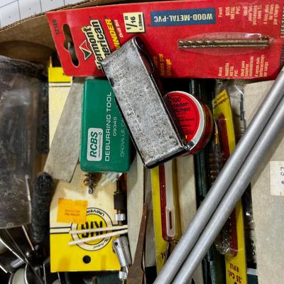 Tray Full of Gun Reloading & Cleaning Items 