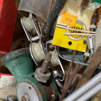 Tray Full of Gun Reloading & Cleaning Items 