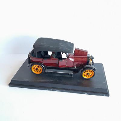 1917 REO Touring Die Cast Model Car
