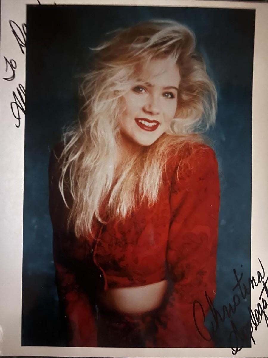 Christina Applegate signed photo | EstateSales.org