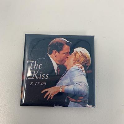 The Kiss pin