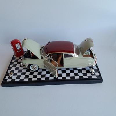 Hudson Hornet Die Cast Model Battery operated "in the spotlight" in Covered Display case.