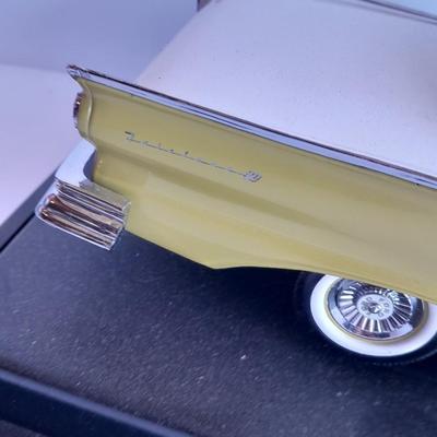 Sun star Ford Fairlane Convertible Die Cast model