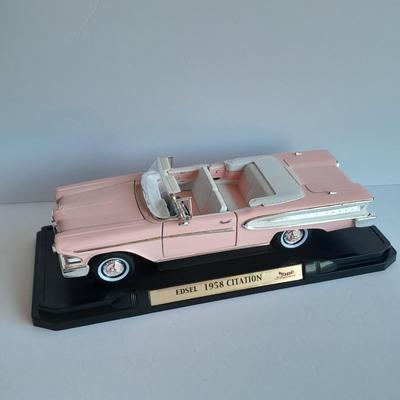 Edsel 1958 Citation convertible Road Signature Die Cast Model car