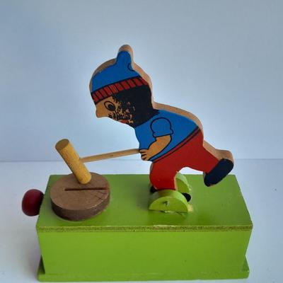 Uncle Sam coin bank and wooden coin bank with movement