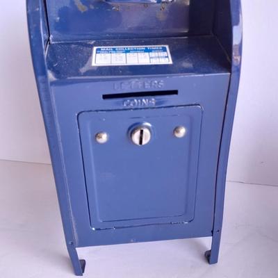 Metal United States Postal service collectible piggy banks Rural mailbox and City drop box Coin banks