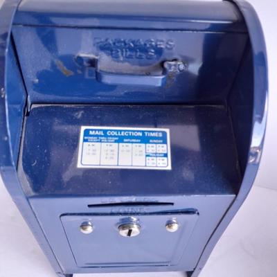 Metal United States Postal service collectible piggy banks Rural mailbox and City drop box Coin banks