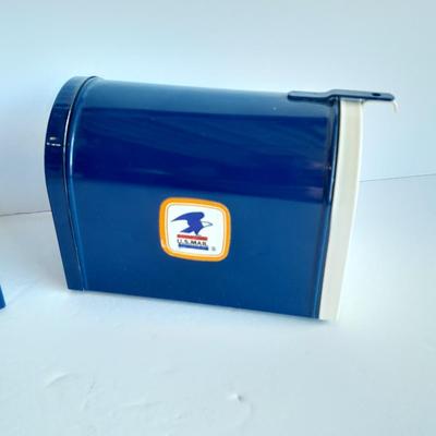 Metal United States Postal service collectible piggy banks Rural mailbox and City drop box Coin banks