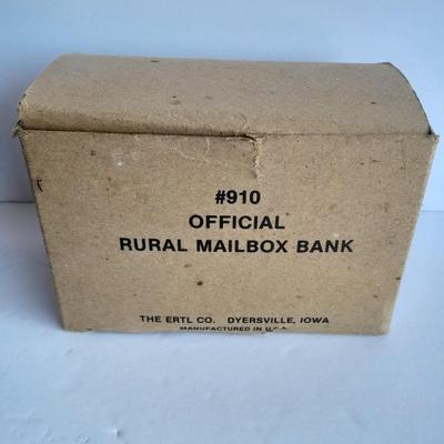 Metal United States Postal service collectible piggy banks Rural mailbox and City drop box Coin banks