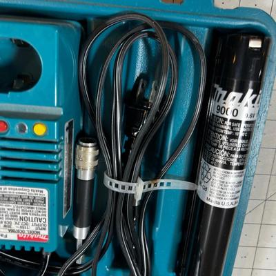 Makita Cordless Driver Drill with Case