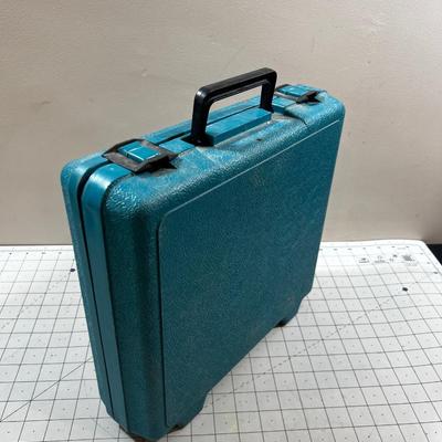 Makita Cordless Driver Drill with Case