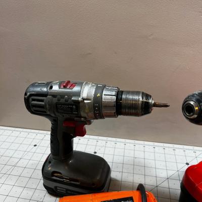 2 Cordless Drills and a Heat Gun 