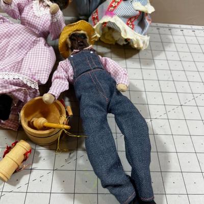 Apple Dolls by Lynda Fenton