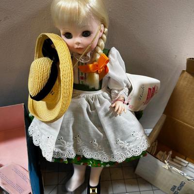 Madam Alexander (3) I with Broken Head and Pieces and Parts for.  