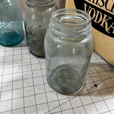 Lot of Antique Mason Jar (7) 