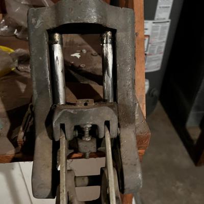 EASTON Bullet Press Realoading