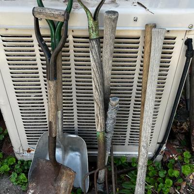 Short Handled Tools: Sledge, Ax, Scoop, Spade