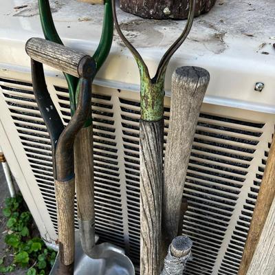 Short Handled Tools: Sledge, Ax, Scoop, Spade