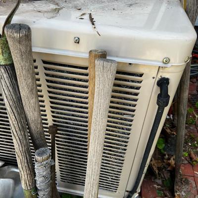 Short Handled Tools: Sledge, Ax, Scoop, Spade