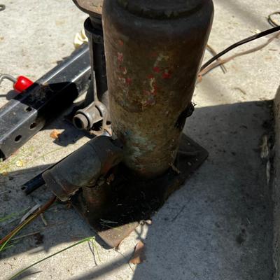 3 JACKS - Hydraulic and Screw Jacks