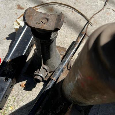 3 JACKS - Hydraulic and Screw Jacks