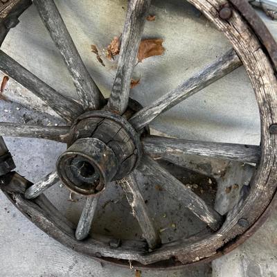 Antique Wagon Wheel 