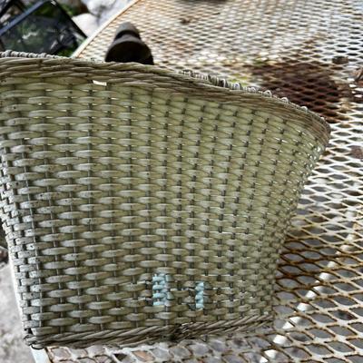 THE Schwinn white with Colorful Plastic Flower Basket 
