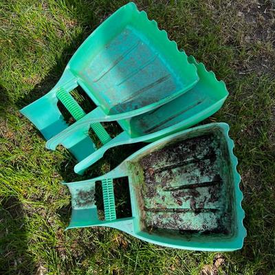 Mint Green Leaf Grabbers 