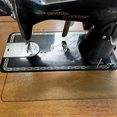 Universal Eversew Electric Sewing Machine 