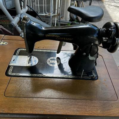 Universal Eversew Electric Sewing Machine 