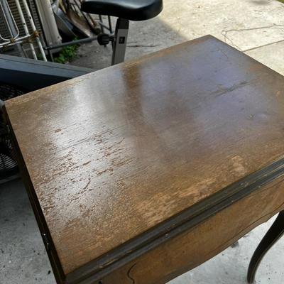 Universal Eversew Electric Sewing Machine 