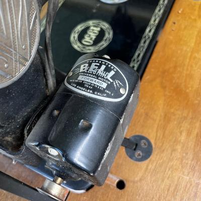 Universal Eversew Electric Sewing Machine 