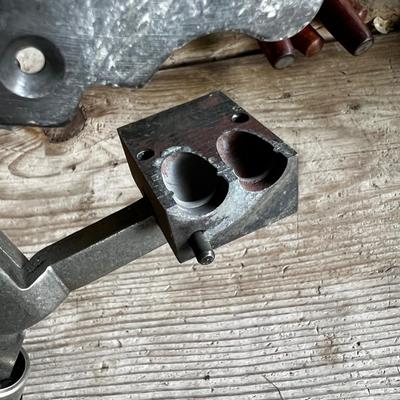 Lyman Bullet Mold 45 237 4CM 